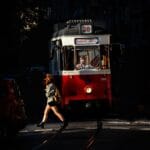 Moda patriotyczna dla introwertyka: wyraź siebie bez krzyku i patosu