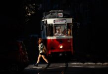 Moda patriotyczna dla introwertyka: wyraź siebie bez krzyku i patosu