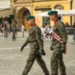 Uliczna rewolucja: polskie marki, które odmieniły oblicze patriotycznego stylu